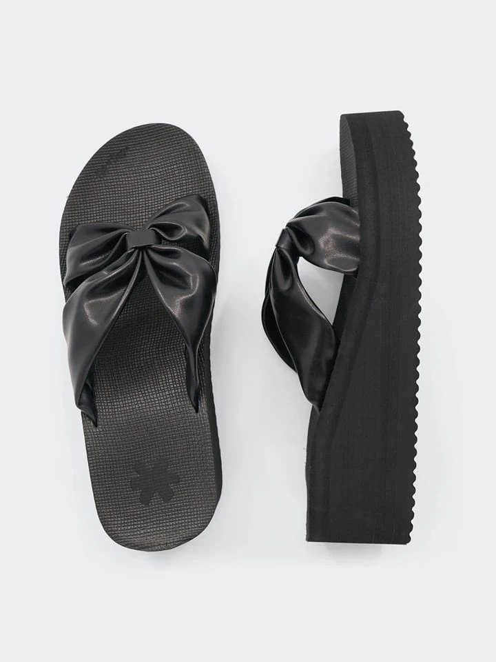 Keilpantoletten "Wedge Bow" In Schwarz - Image 2