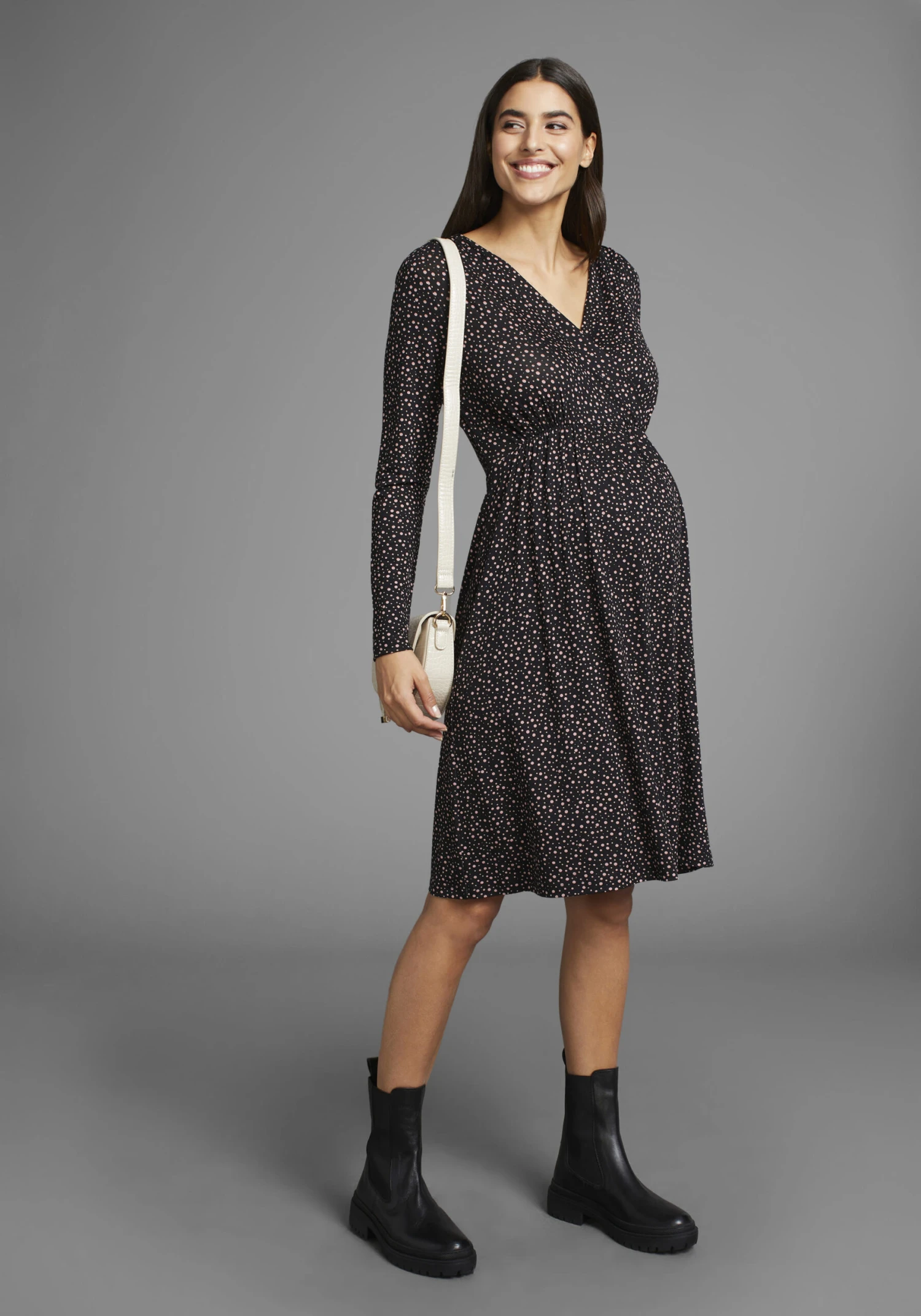 Umstandskleid In Schwarz-gepunktet - Image 5