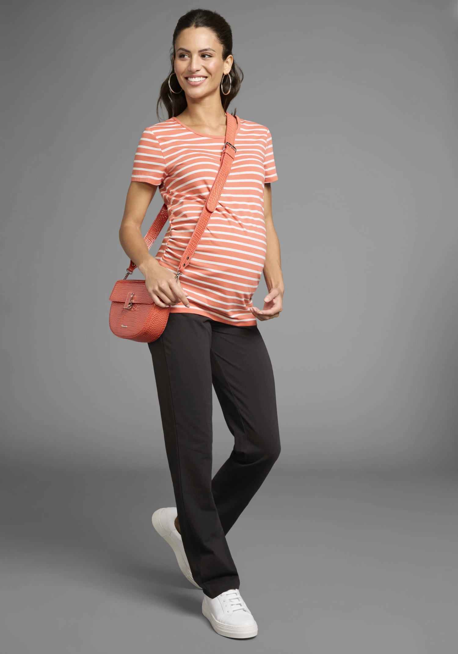 Umstandsshirt In Aprikot Geringelt + Schwarz - Image 2