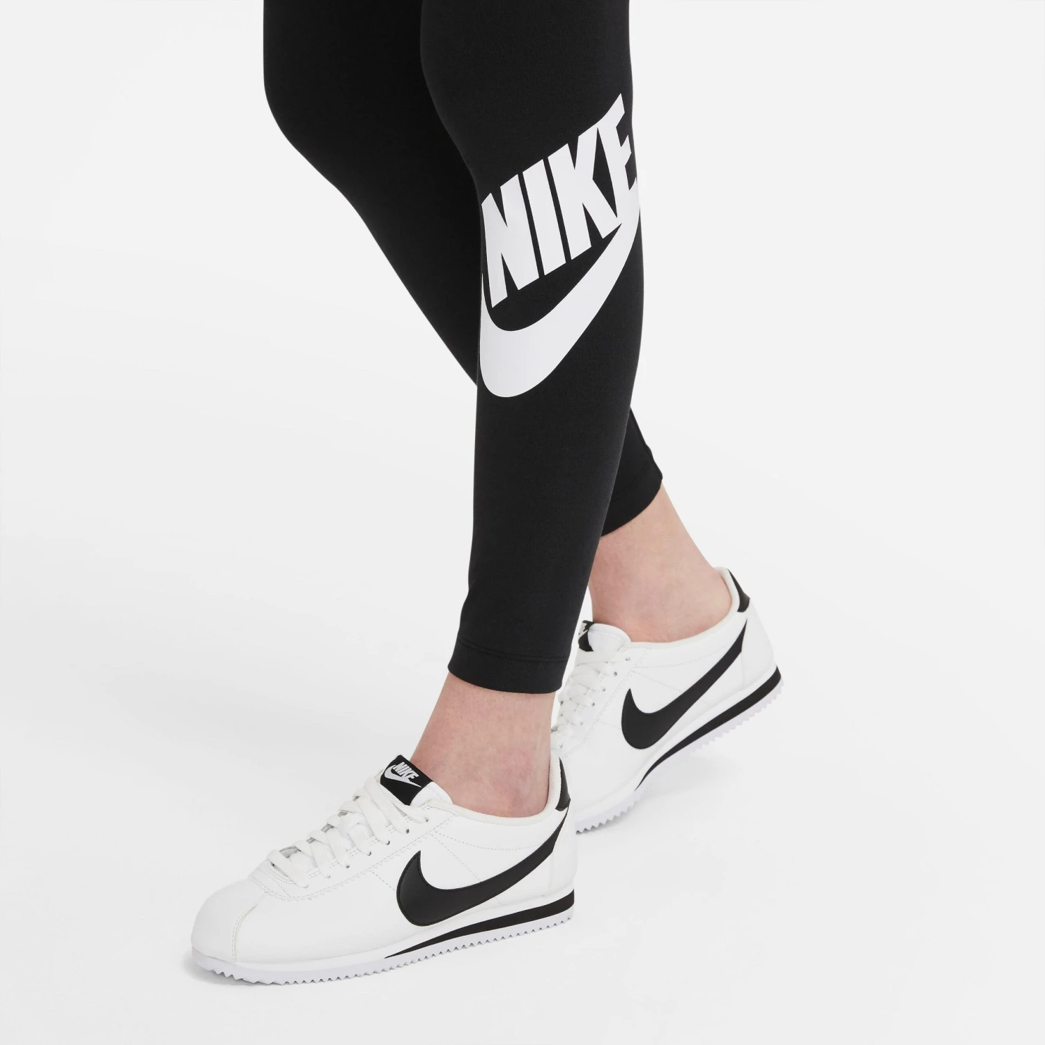 Nike Sportswear Leggings NSW Essential In Black-white - Image 9