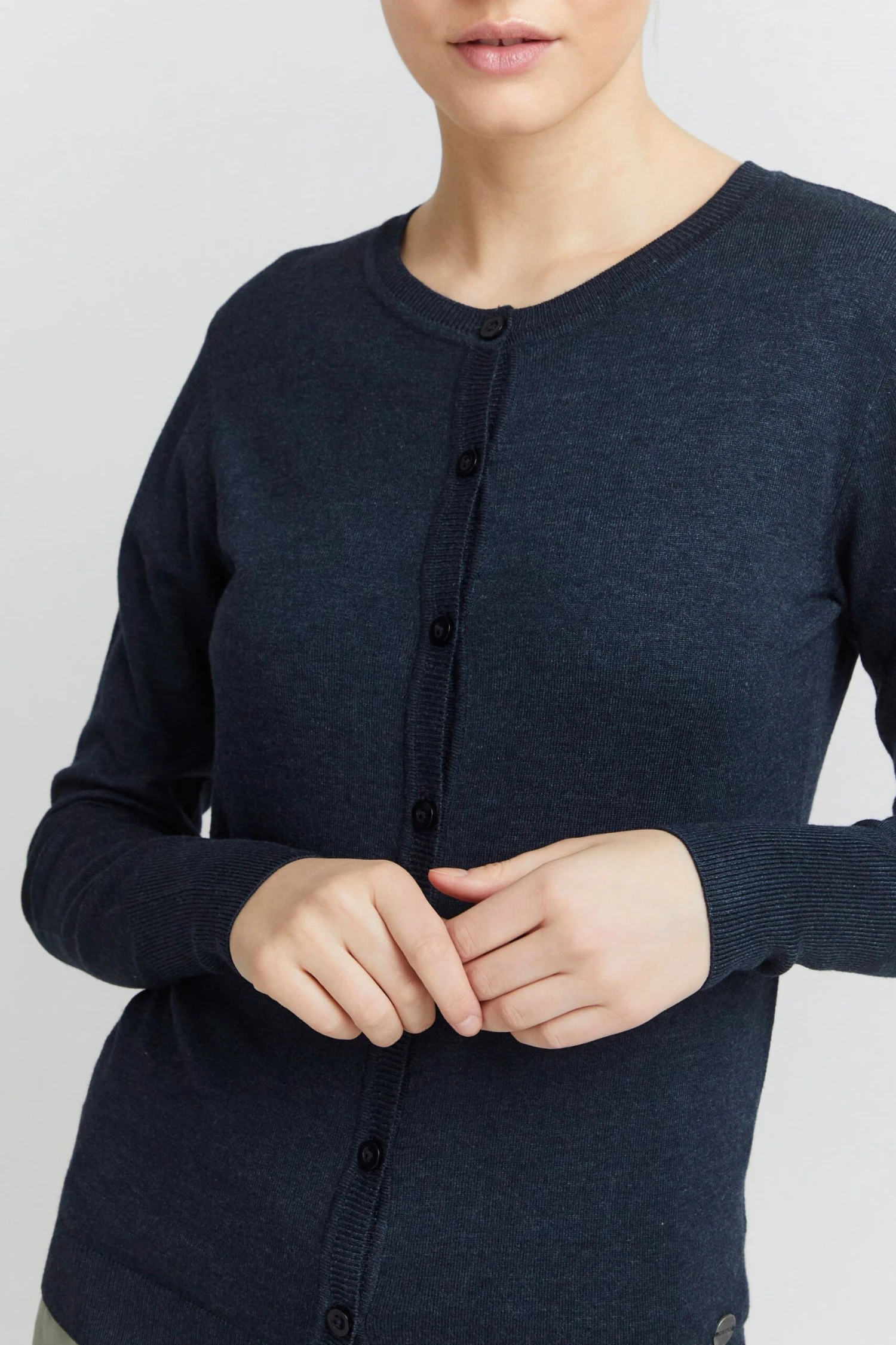 OXMO Cardigan In Schwarz - Image 4